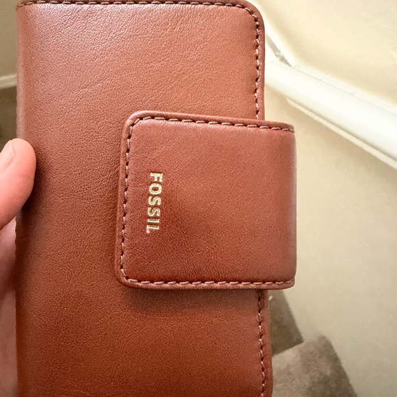 Fossil Tan Leather Bi-Fold Wallet - Picture 4 of 5